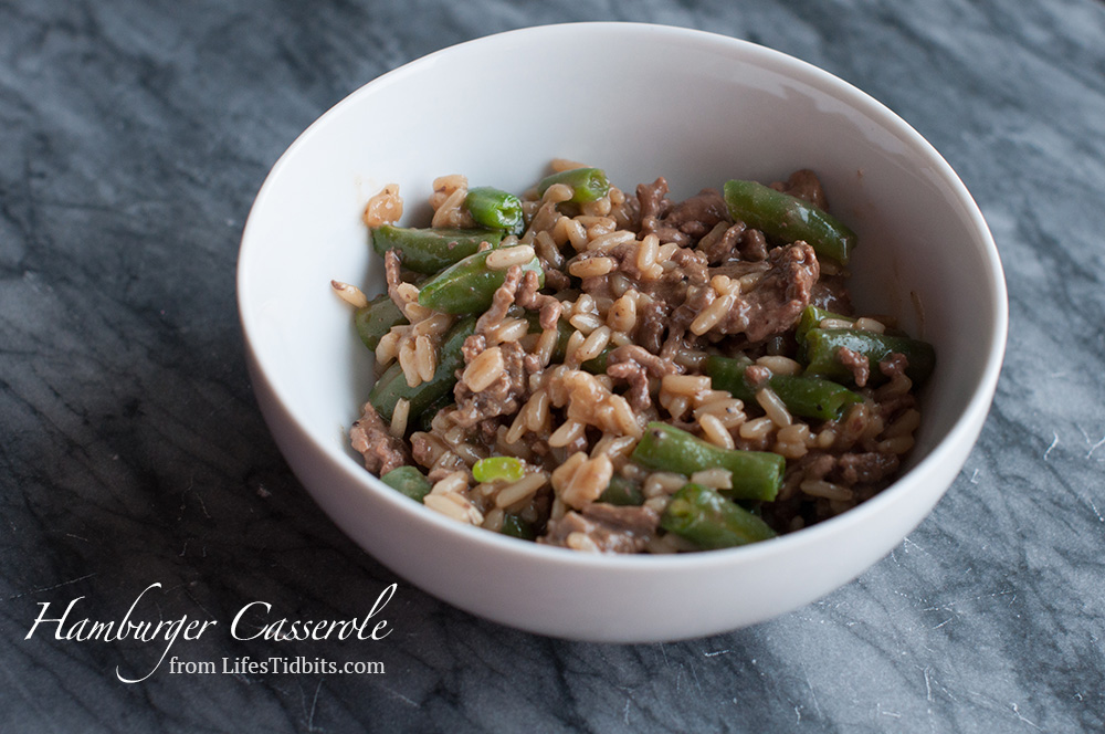 Super Easy and Fast Hamburger Casserole Recipe. Perfect for family dinners (and toddlers)!  |  Life's Tidbits