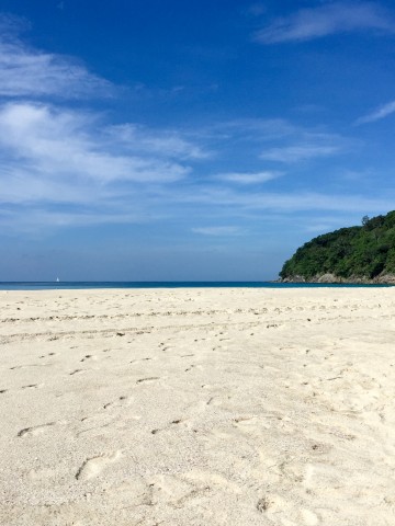 Beach at the Le Meridien Beach Resort in Phuket, Thailand | Life's Tidbits