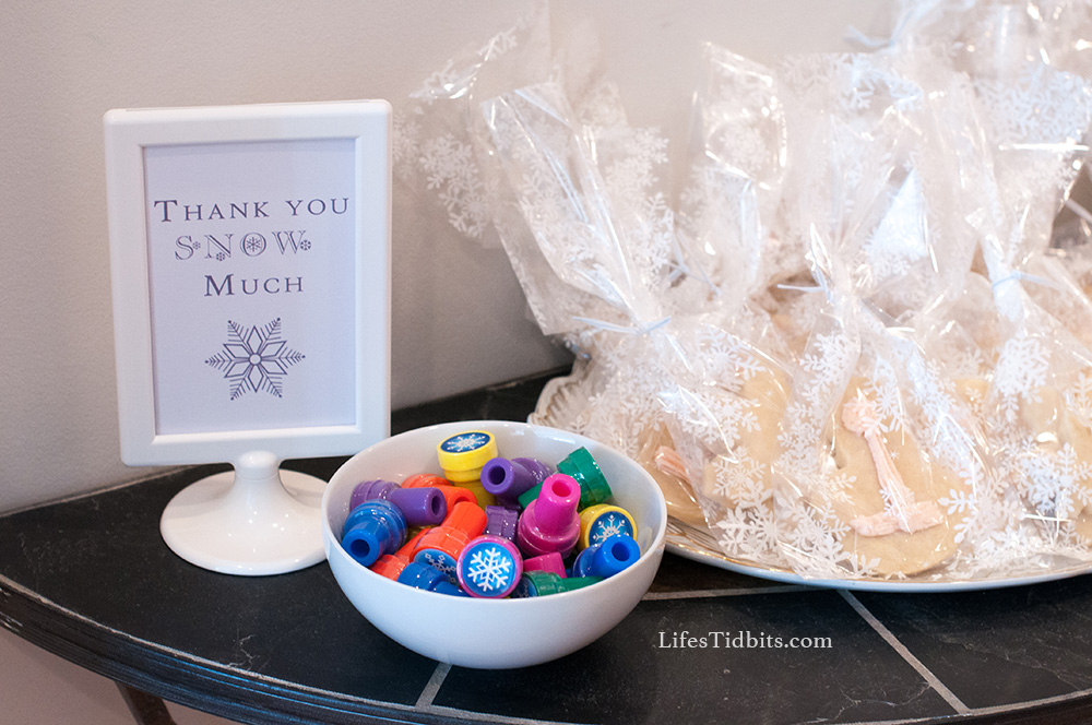 Thank You Snow Much DIY Sign, Snowflake Stamps and DIY Sugar Cookies | Life's Tidbits