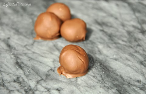 pbr_truffles Raspberry Peanut Butter Truffles Recipe | Life's Tidbits